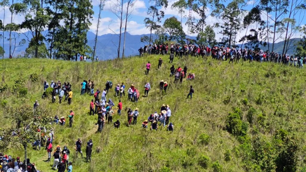 Asonada contra el Ejército en zona rural de Jamundí, en Valle del Cauca: 'La comunidad está obligando a las tropas a salir', dice un soldado