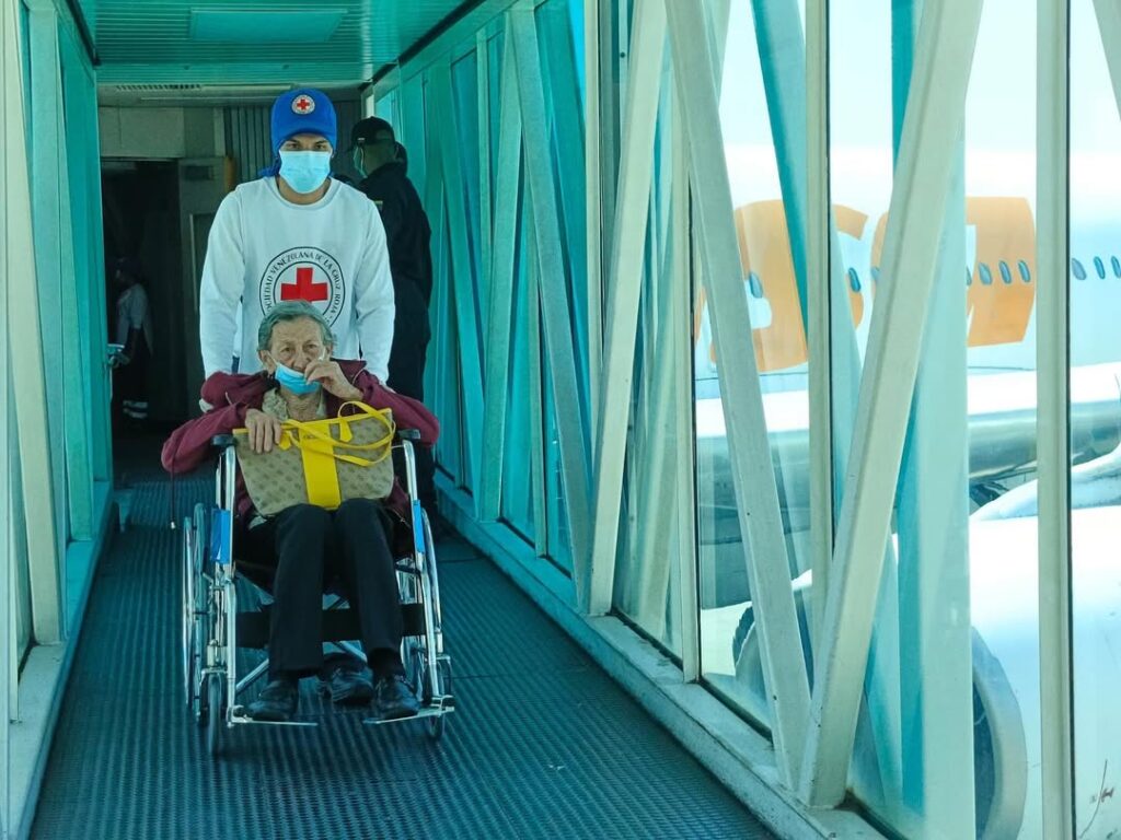 Aterrizó en Venezuela otro vuelo con más de 300 migrantes procedente de México