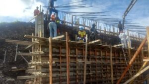 Avanza un 55 % trabajos en puente La Trinidad en Portuguesa