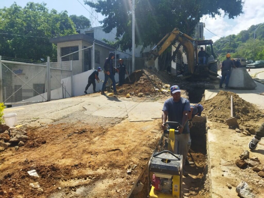 Avanzan obras del sistema teleférico