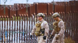 Baja cruce de inmigrantes en frontera de EE.UU. a México