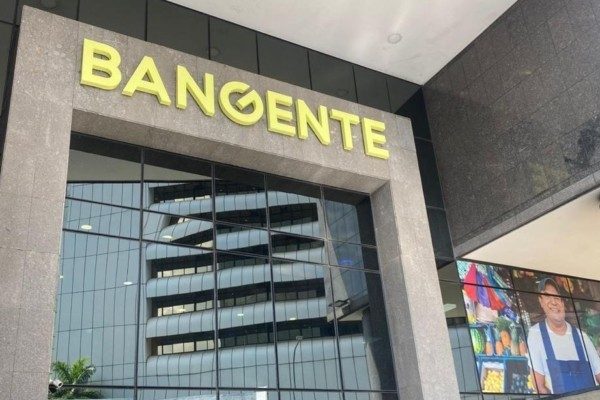 Banca y Negocios