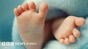 Bebés de 3 personas: los 8 niños que nacieron libres de enfermedades hereditarias en Reino Unido gracias a un método genético pionero