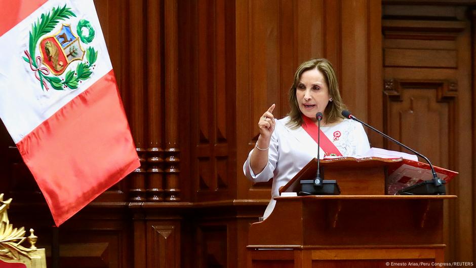 Boluarte afirma que evitó que Perú sea "un país fallido" – DW – 28/07/2025