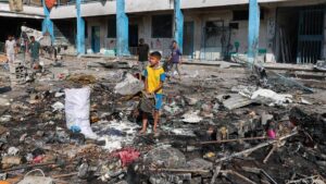 Bombardeo israelí contra escuela en Gaza deja 10 muertos – DW – 11/07/2025