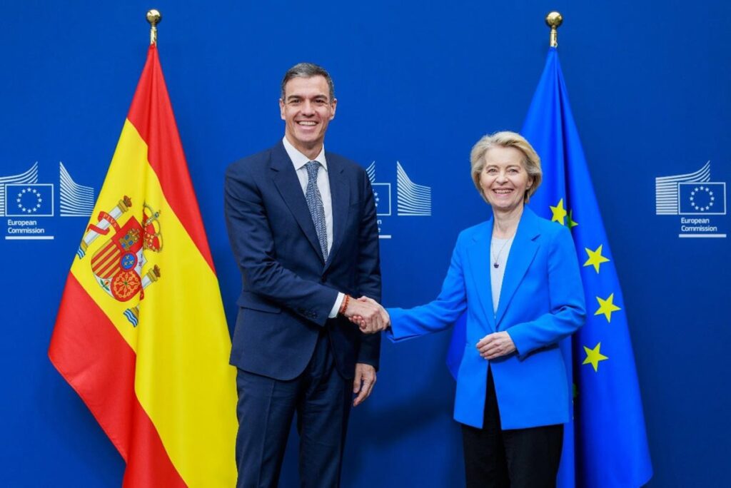 Bruselas congela más de 1.000 millones del quinto pago a España por incumplir la reforma fiscal