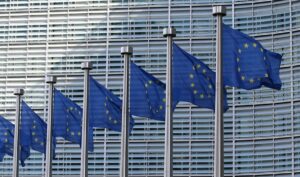 Bruselas mantiene en 2 billones las cuentas para 2028-2034 y quintuplica el gasto en defensa | europapress.es