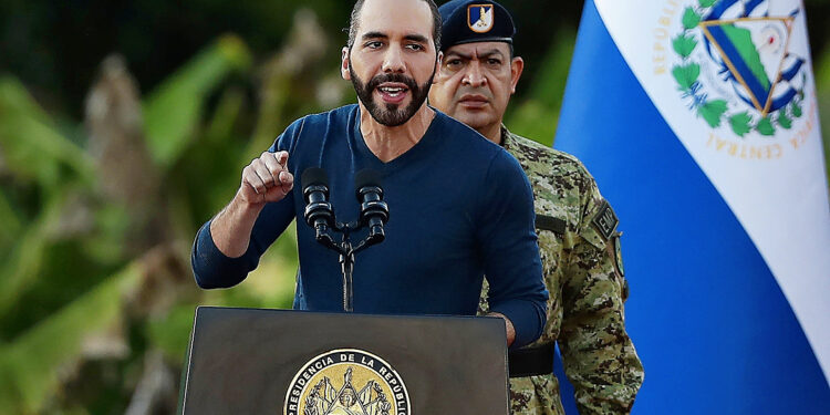 Bukele anuncia "cercos" en grandes ciudades salvadoreÃ±as para "extraer" maras
