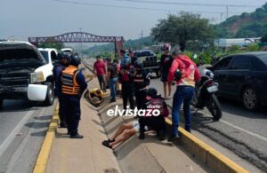 Camión Chevrolet y moto Ava colisionaron la mañana de este miércoles en la Av. Argimiro Gabaldón