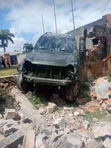 Camioneta  se estrelló contra  vivienda y dejó 2 heridos  en Naguanagua