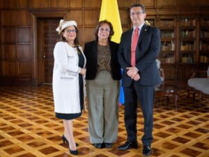 Canciller posesiona a nuevos embajadores de Colombia en Marruecos y Finlandia | Gobierno | Economía