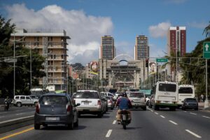 Caracas vuelve a destacar entre las ciudades menos habitables del mundo en 2025