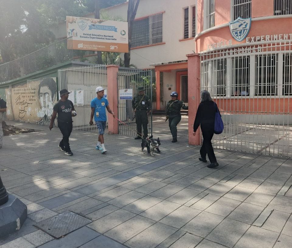 Caraqueños se debatieron entre la apatía y la tradición del voto este #27Jul