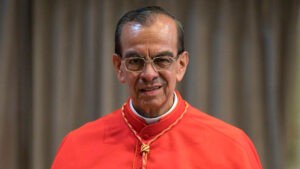 Cardenal salvadoreño pide que Bukele informe sobre venezolanos detenidos en El Salvador