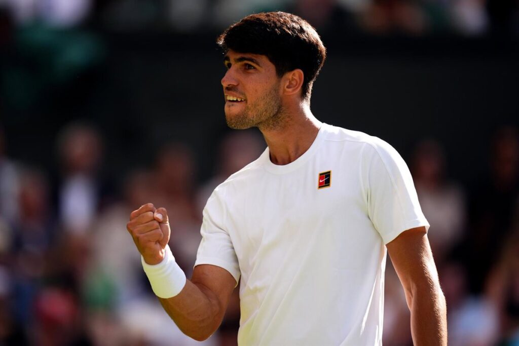 Carlos Alcaraz mantiene el modo campeón en Wimbledon