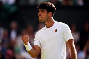 Carlos Alcaraz mantiene el modo campeón en Wimbledon