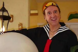 Carlos Villagrán, «Quico», confesó cómo lo desnudaron en Venezuela: «¡Hasta los calzones» (VIDEO)