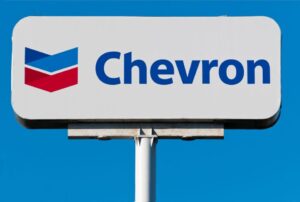 Chevron culmina la compra de Hess que le permitirá explotar un controvertido pozo en Guyana