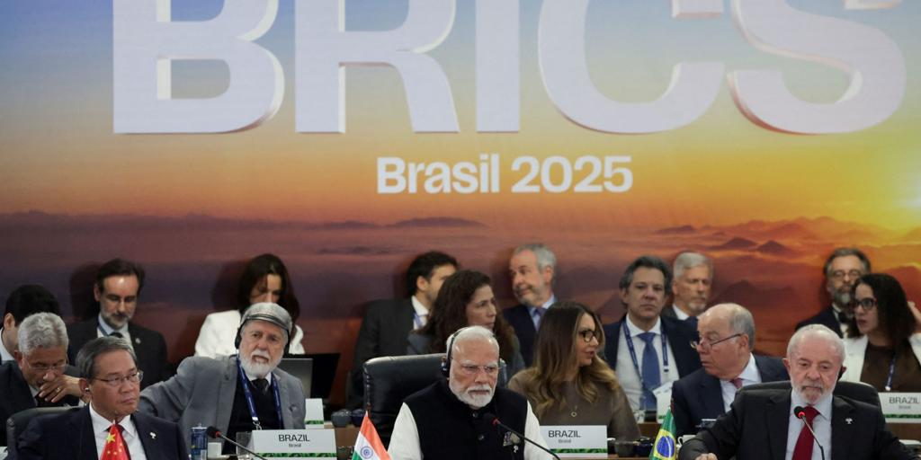 China asegura que los BRICS no buscan una «confrontación» tras la amenaza de Trump sobre aranceles adicionales