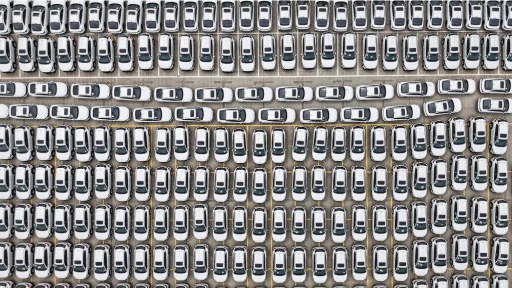China intenta frenar la competencia interna "irracional" en los coches eléctricos - AlbertoNews