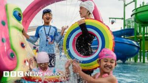 Cómo es el controvertido balneario de Corea del Norte inspirado en España que recibió al primer grupo de turistas rusos