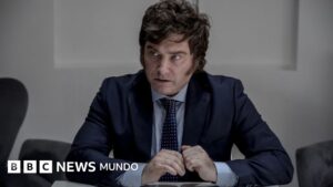 Cómo ocurrió la peor derrota parlamentaria de Javier Milei desde que es presidente de Argentina (y que llevó a algunos funcionarios a hablar de "golpe institucional")