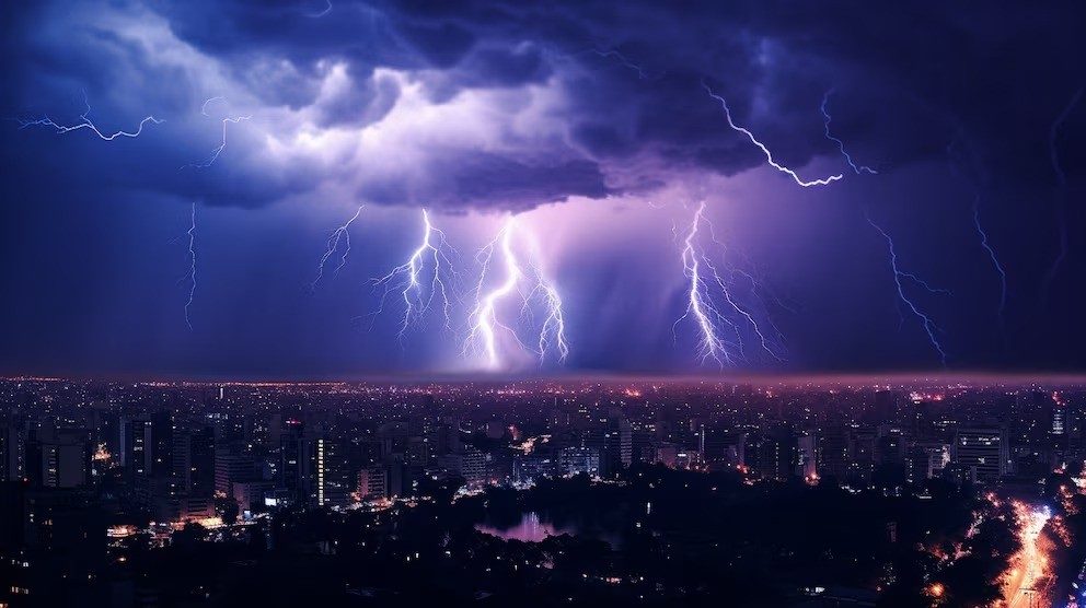 Cómo protegerse de los rayos durante tormentas eléctricas: alertan por más muertes y lesiones en EEUU este verano - AlbertoNews