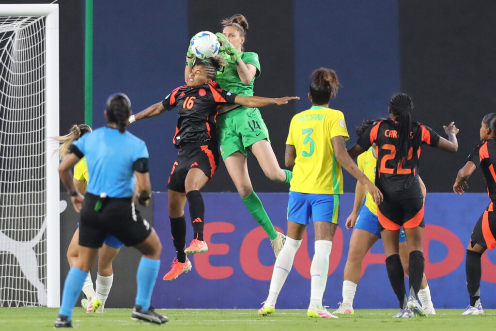 Con un empate, Brasil y Colombia se clasifican directas a semifinales