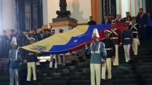 Conmemoran natalicio de Simón Bolívar y Día de la Armada