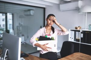 Decidió reemplazar a su empleada con inteligencia artificial, pero se llevó un impactante castigo
