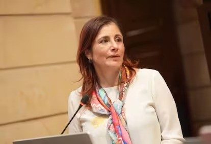 Defensora colombiana respalda a la vicepresidenta y la destaca como "ejemplo de dignidad" - AlbertoNews