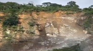 Derrumbe deja 18 casas tapiadas y más de 295 damnificados