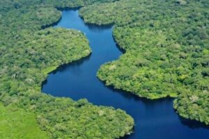 Destruyen un nuevo campamento de minería ilegal de oro en la Amazonía ecuatoriana