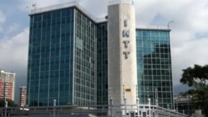 Detenidas más de 90 personas por gestorías de trámites del Intt