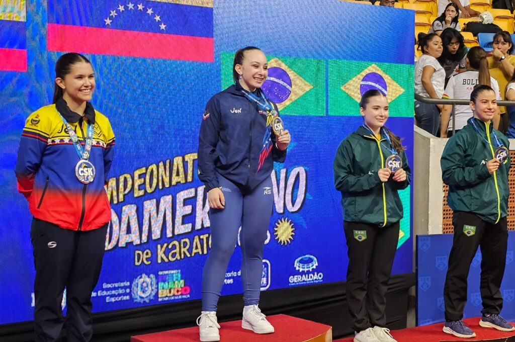 Diana Oligino, campeona sudamericana en kata con la selección de Carabobo