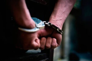 Dictan 15 años de prisión a joven por la muerte de su vecino