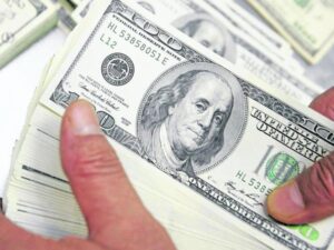 Dólar a $3.974 se devolvió al nivel del 17 de julio de 2024 | Finanzas | Economía