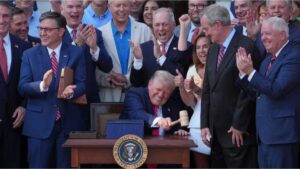 Donald Trump celebró el 4 de julio con la promulgación de su ley de recorte fiscal
