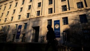 EEUU arrestó a dos ciudadanos chinos acusados de espionaje militar