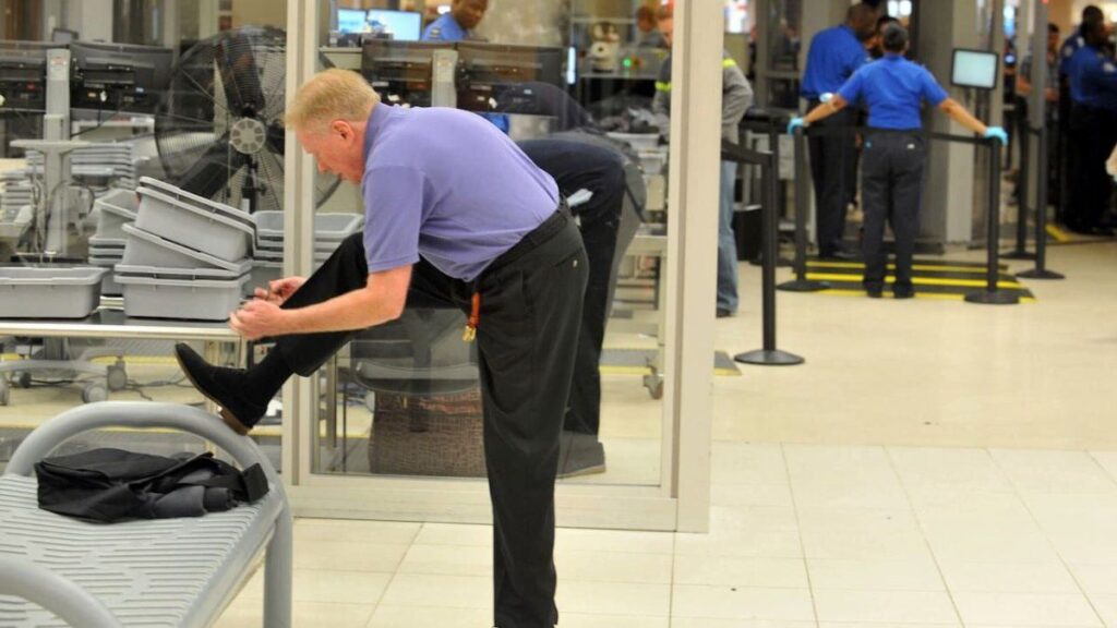 EEUU elimina la exigencia de quitarse los zapatos en controles aeroportuarios