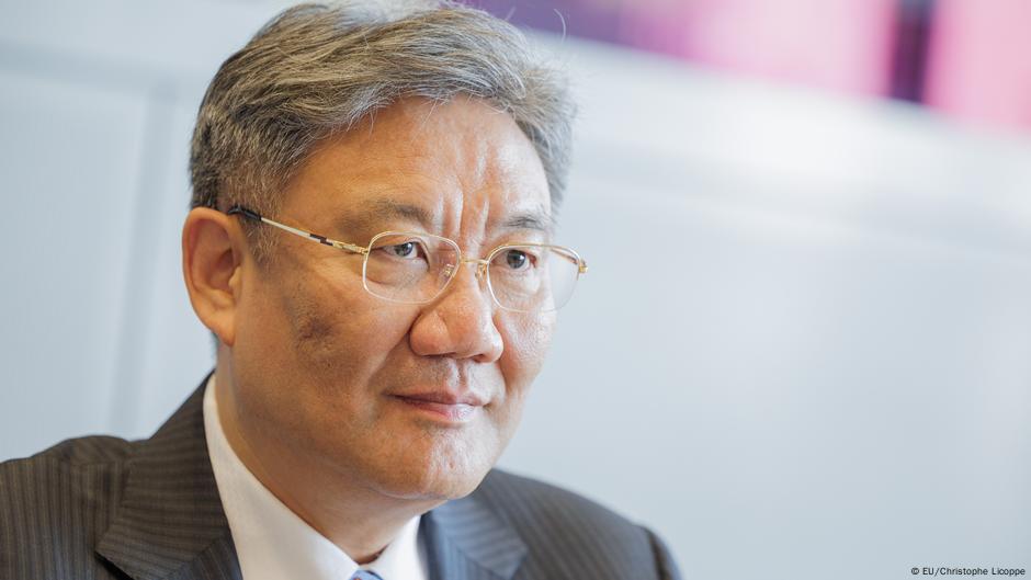 EE.UU. impone aranceles del 53,6 % a China, revela ministro – DW – 18/07/2025