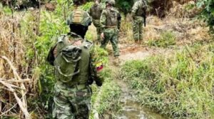 Ecuador afirma tener control total en zona de minería ilegal donde mataron a 11 militares - AlbertoNews