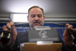 El PSOE dice que en diez años pagó a Ábalos más de 586.000 euros y que él donó al partido más de 45.000 euros | europapress.es