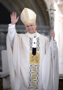 El Papa pide a los ‘influencers’ ser «agentes de comunión» contra «la polarización y las ‘fake news'» | europapress.es