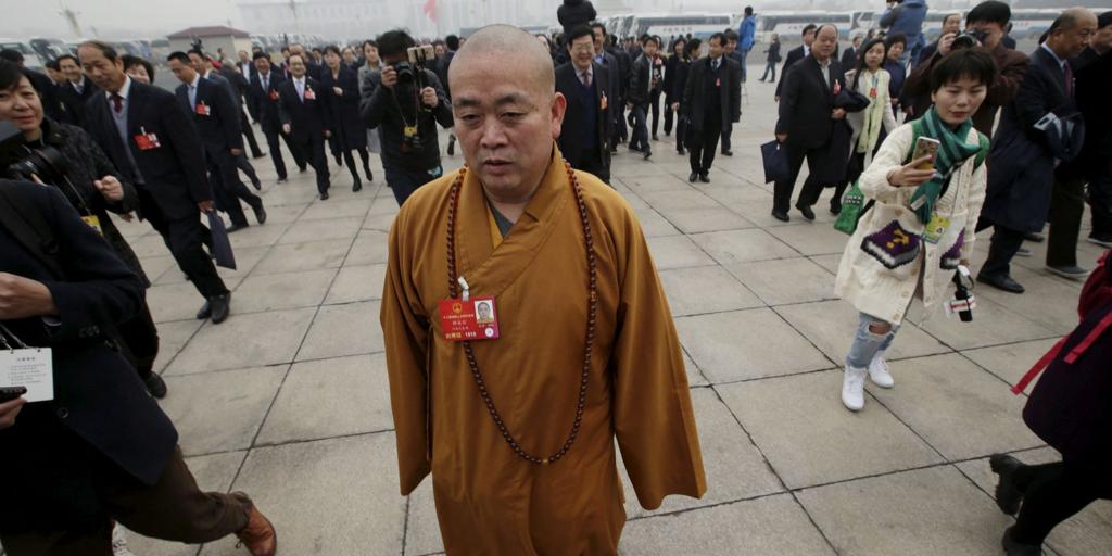 El abad del Templo Shaolin de China, investigado por malversación de fondos y «relaciones inapropiadas» con mujeres