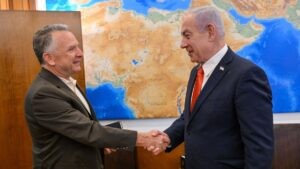 El enviado de Trump se reúne con Netanyahu y entrará mañana en Gaza para evaluar el reparto de ayuda | elperiodico.com