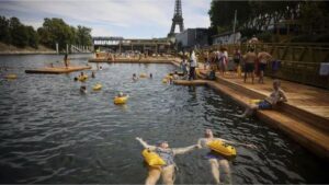 El gobierno de Francia reabrió el río Sena para los bañistas por primera vez en 100 años