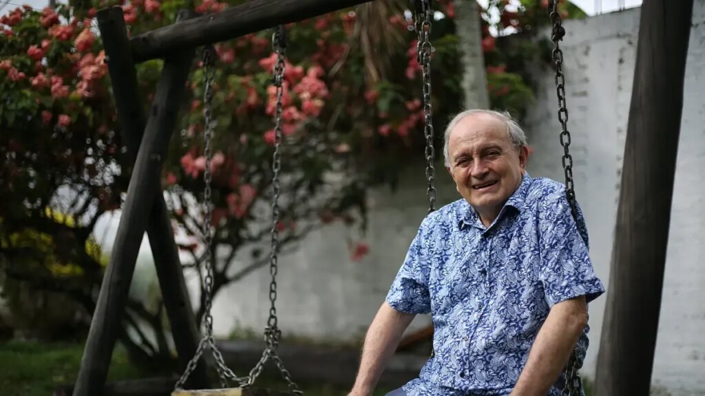 'El papagayo', de Gustavo Álvarez Gardeazabal / reseña de la escritora caleña Carmiña Navia Velasco