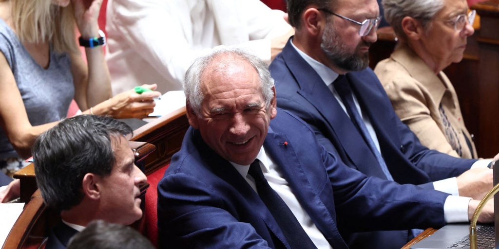 El primer ministro francés sobrevive a otra moción de censura, pero confirma la crisis nacional