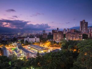 El pueblo que está cerca de Medellín y es de los más bonitos de Colombia, según la IA | Sociales | Tendencias